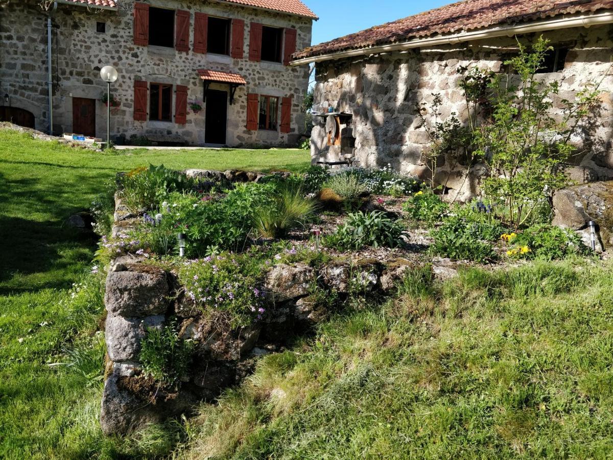 Отель Les Fayettes Montregard Экстерьер фото